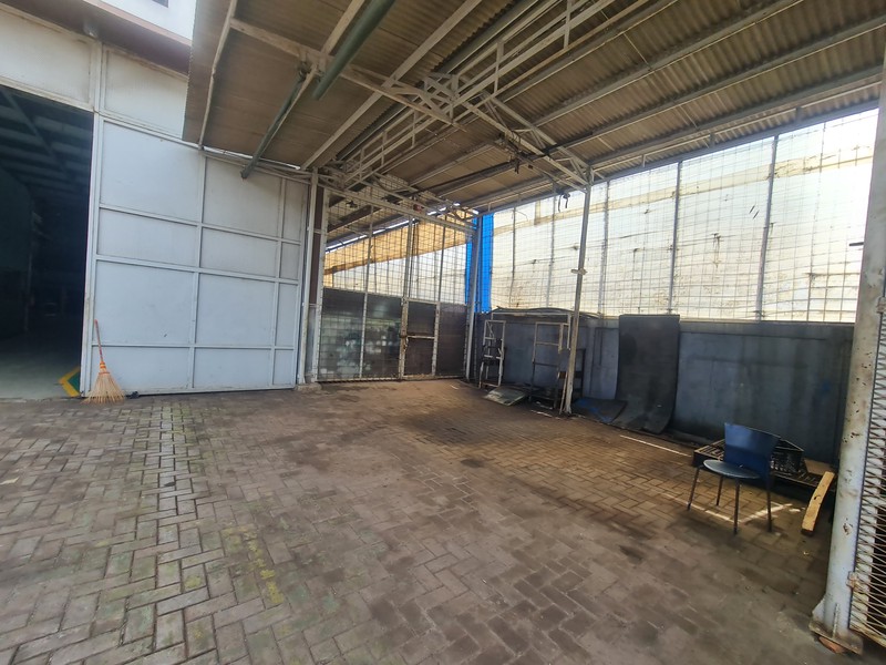 Gudang bagus standar industri di Cikarang Selatan dekat kawasan Delta Silikon, EJIP