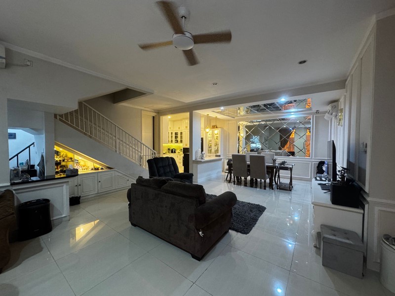 Rumah Semi Furnished Bagus SHM Siap Huni Dengan Hunian Nyaman @Bintaro Sektor 9