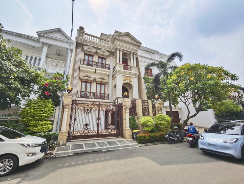 Dijual Rumah Bukit Gading Mediterania, Kelapa Gading