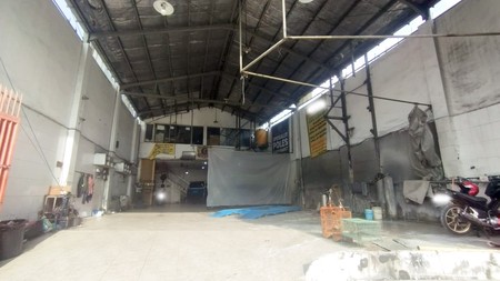 Gudang di Raya Jemursari Surabaya Selatan, 2 Lantai, Lokasi Strategis Nol Jalan Raya, Cocok untuk usaha apapun !!!