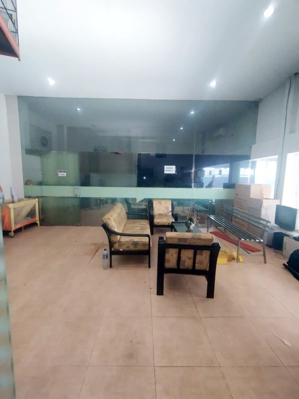 Gudang di Raya Jemursari Surabaya Selatan, 2 Lantai, Lokasi Strategis Nol Jalan Raya, Cocok untuk usaha apapun !!!