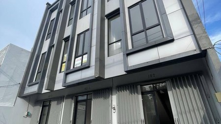 Disewakan Ruko Baru 3 Lantai Strategis di Jalan Nol Pusat bisnis, Kenjeran"