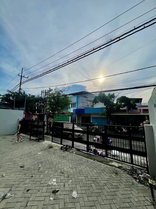 Disewakan Ruko Baru 3 Lantai Strategis di Jalan Nol Pusat bisnis, Kenjeran"