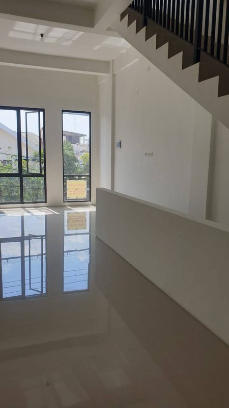 Disewakan Ruko Baru 3 Lantai Strategis di Jalan Nol Pusat bisnis, Kenjeran"