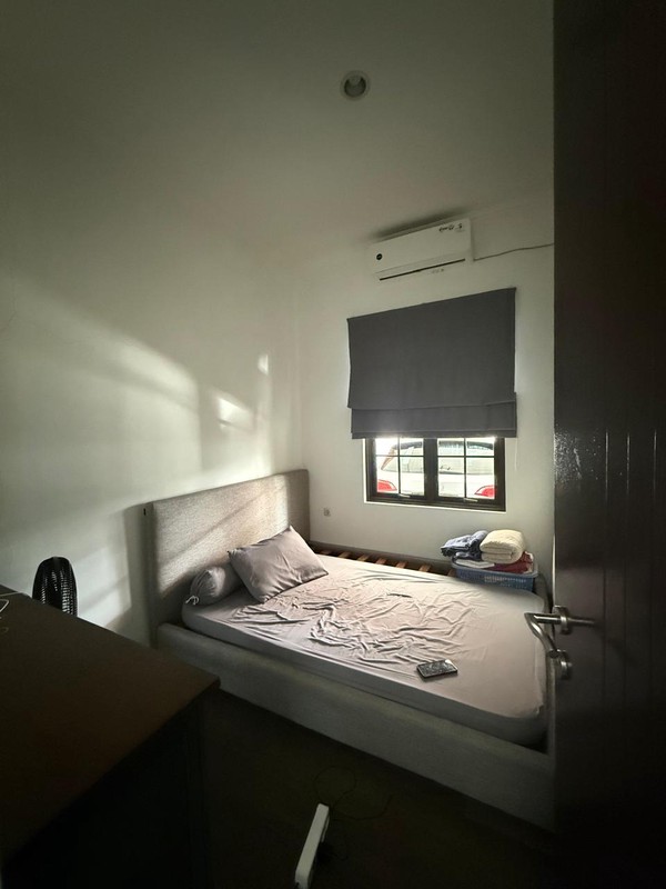 Rumah rapi 2 lantai di Regensy Melati Mas Serpong