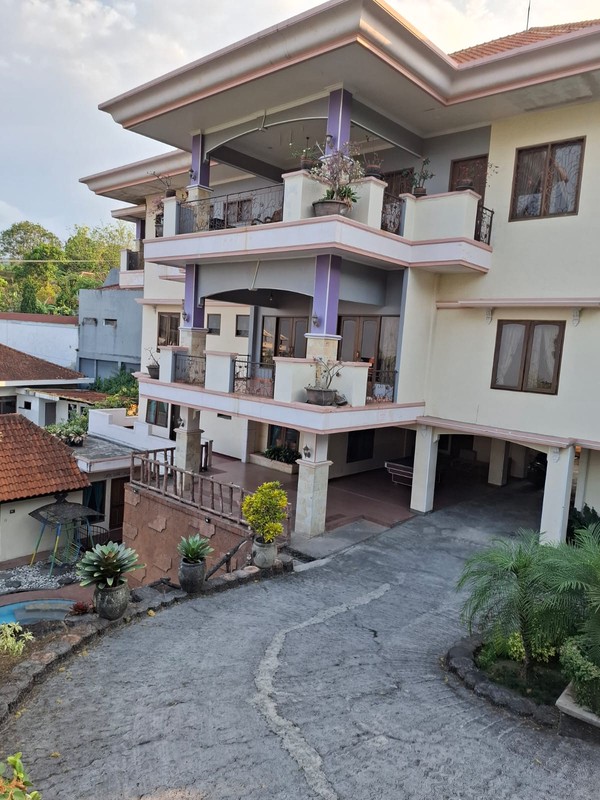 JUAL VILLA PERSEWAAN ISTIMEWA DAERAH LEDUG TRETES SISIH TIMUR