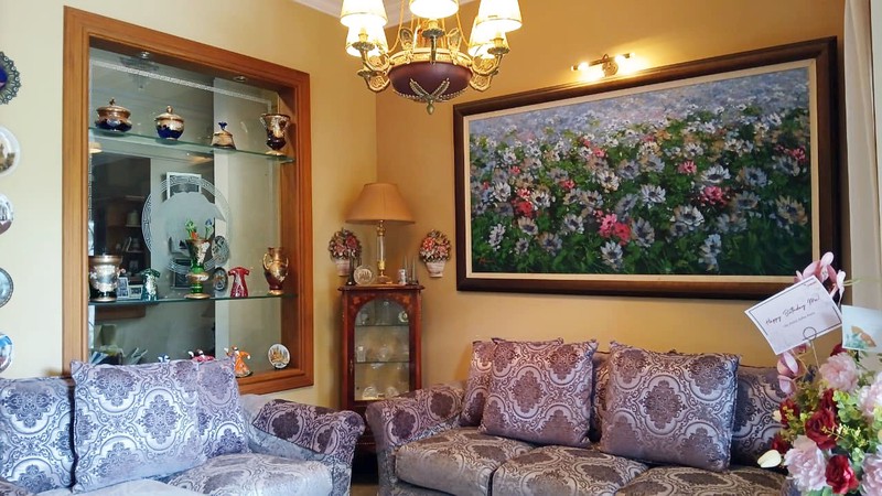 Rumah Mewah di ARAYA TAHAP 1 Surabaya Timur, Full Furnished Mewah, Jalan kembar utama, halaman depan + belakang yang Asri, Siap Huni 