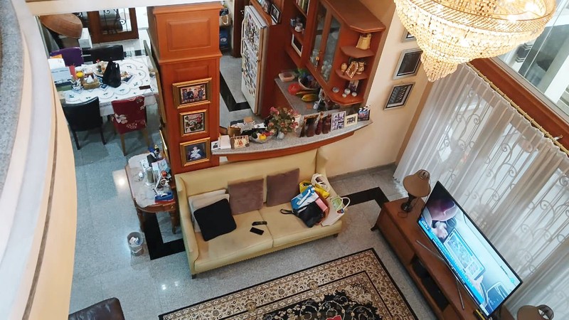 Rumah Mewah di ARAYA TAHAP 1 Surabaya Timur, Full Furnished Mewah, Jalan kembar utama, halaman depan + belakang yang Asri, Siap Huni 