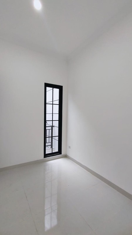 Rumah baru siap huni di Griya Loka BSD