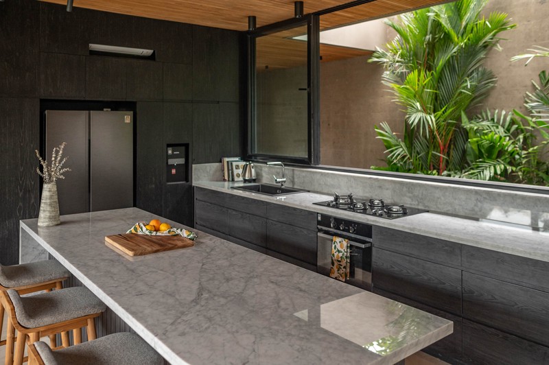 Leasehold - Luxurious Modern Tropical Family Villa in Babakan, Canggu, Bali