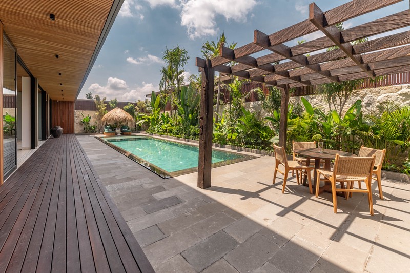 Leasehold - Luxurious Modern Tropical Family Villa in Babakan, Canggu, Bali