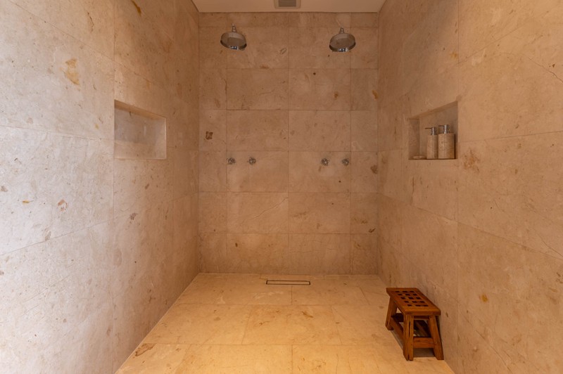  Leasehold - Luxurious Modern Tropical Family Villa in Babakan, Canggu, Bali