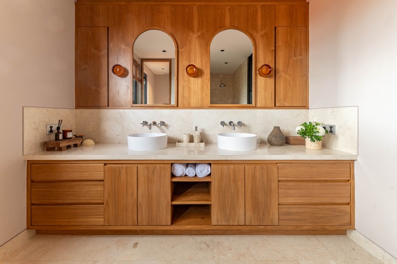  Leasehold - Luxurious Modern Tropical Family Villa in Babakan, Canggu, Bali