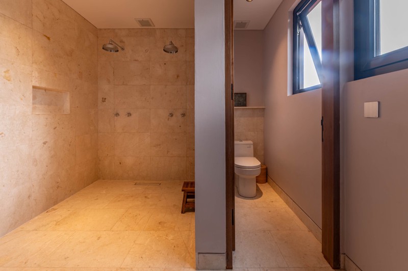  Leasehold - Luxurious Modern Tropical Family Villa in Babakan, Canggu, Bali