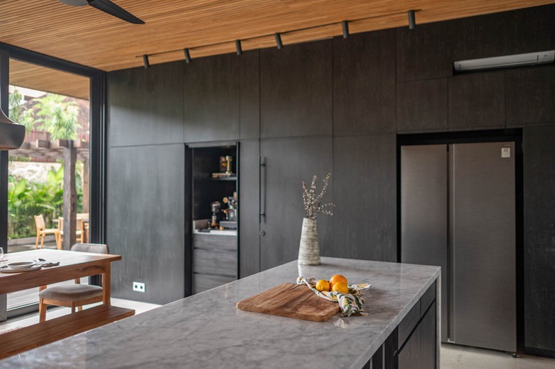  Leasehold - Luxurious Modern Tropical Family Villa in Babakan, Canggu, Bali