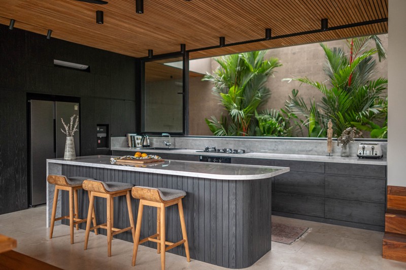  Leasehold - Luxurious Modern Tropical Family Villa in Babakan, Canggu, Bali