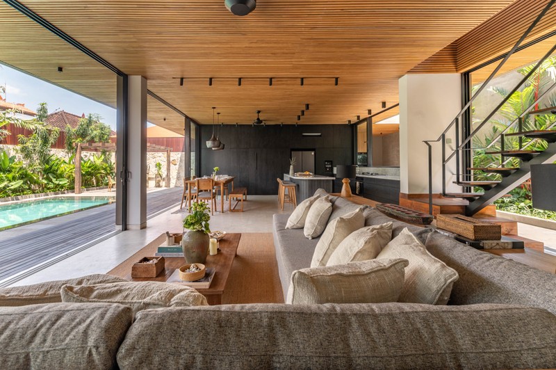  Leasehold - Luxurious Modern Tropical Family Villa in Babakan, Canggu, Bali
