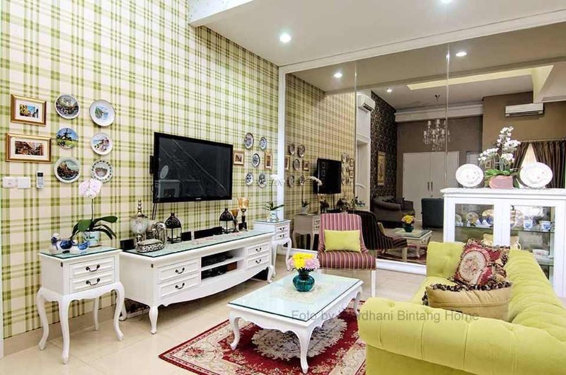 Rumah Semi Furnished Cantik Siap Huni ada Kolam Renang Privat SHM KT 4+1 KM 3+1