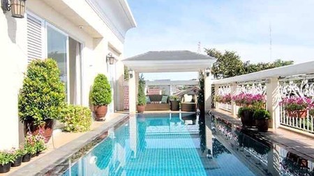 Rumah Semi Furnished Cantik Siap Huni ada Kolam Renang Privat SHM KT 4+1 KM 3+1