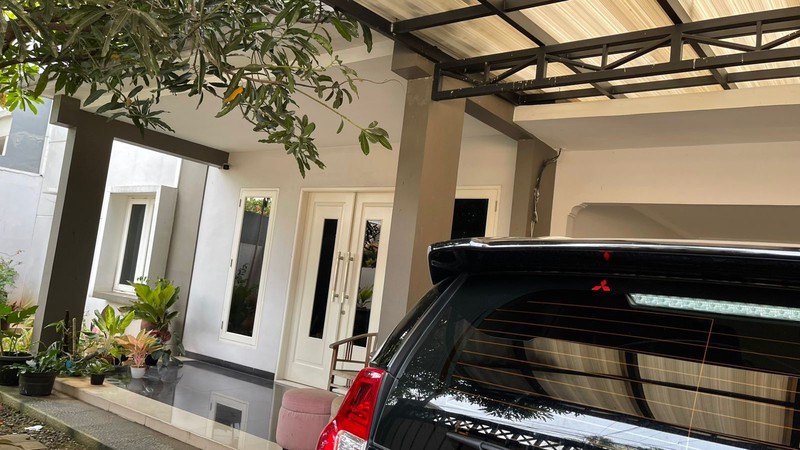 Rumah Bagus Siap Huni di Mampang Prapatan Jakarta Selatan LT 447 LB 390 SHM.