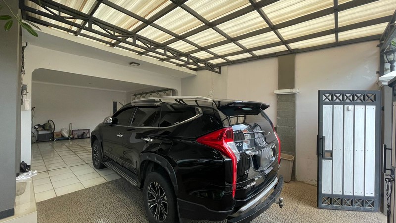 Rumah Bagus Siap Huni di Mampang Prapatan Jakarta Selatan LT 447 LB 390 SHM.