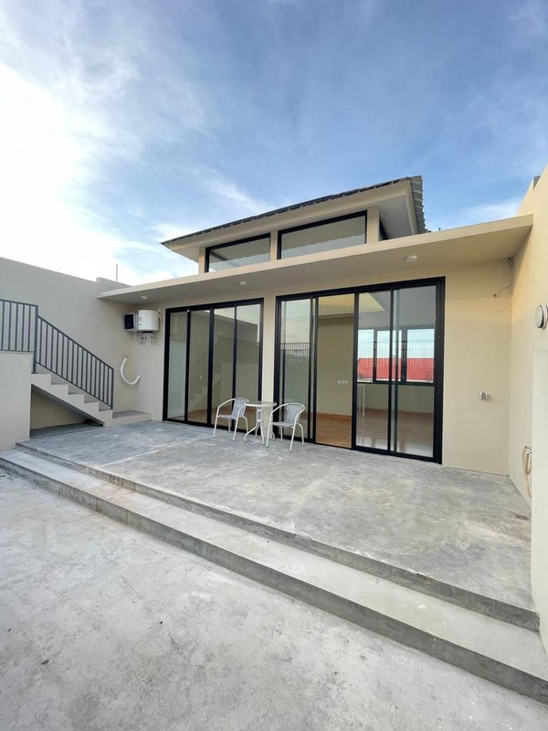 RUMAH MODERN TROPIS MINIMALIS - PULOMAS, JAKARTA TIMUR