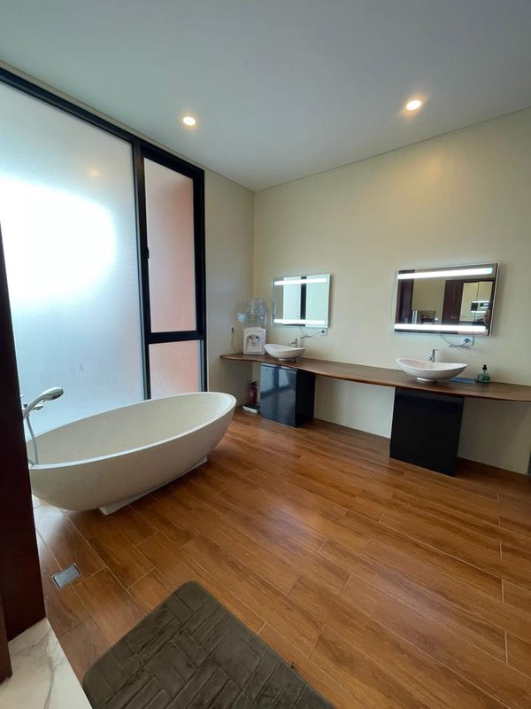 RUMAH MODERN TROPIS MINIMALIS - PULOMAS, JAKARTA TIMUR