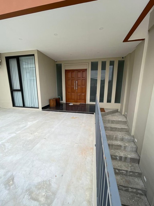 RUMAH MODERN TROPIS MINIMALIS - PULOMAS, JAKARTA TIMUR