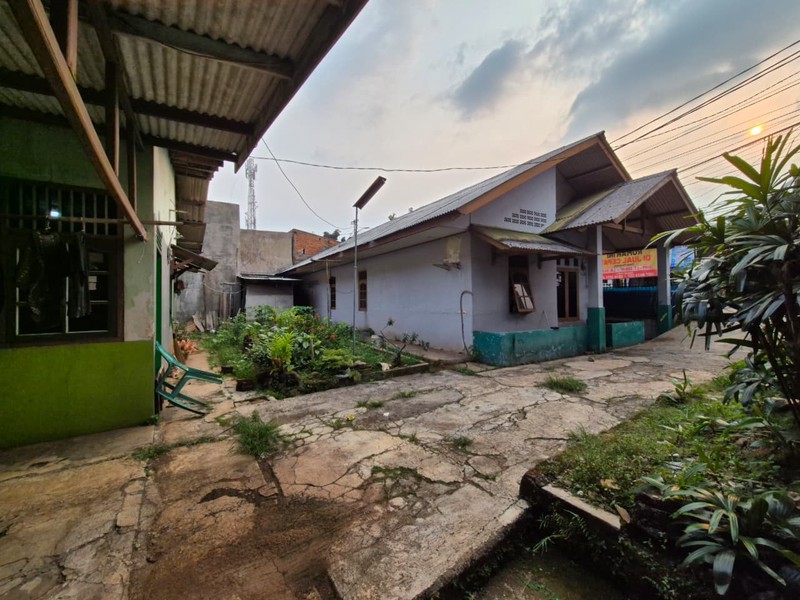 DIJUAL CEPAT TANAH DENGAN 2 BANGUNAN Jl. Srengseng Sawah