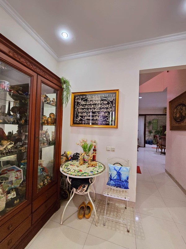 Rumah Bagus Di Jl Garuda Bintaro Sektor 1 Jakarta Selatan