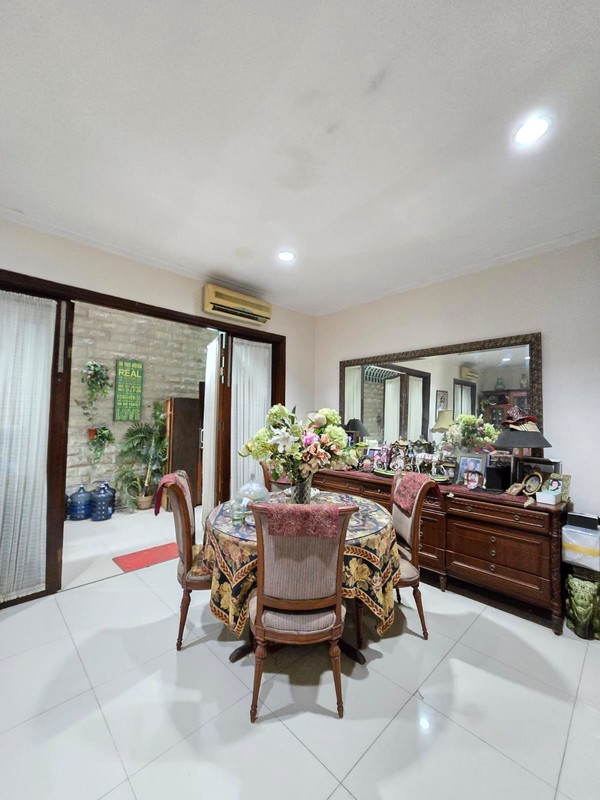 Rumah Bagus Di Jl Garuda Bintaro Sektor 1 Jakarta Selatan