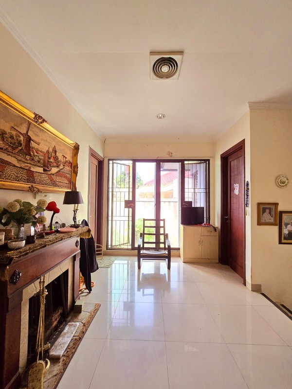 Rumah Bagus Di Jl Garuda Bintaro Sektor 1 Jakarta Selatan