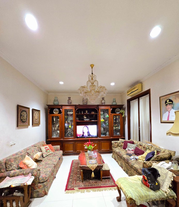 Rumah Bagus Di Jl Garuda Bintaro Sektor 1 Jakarta Selatan