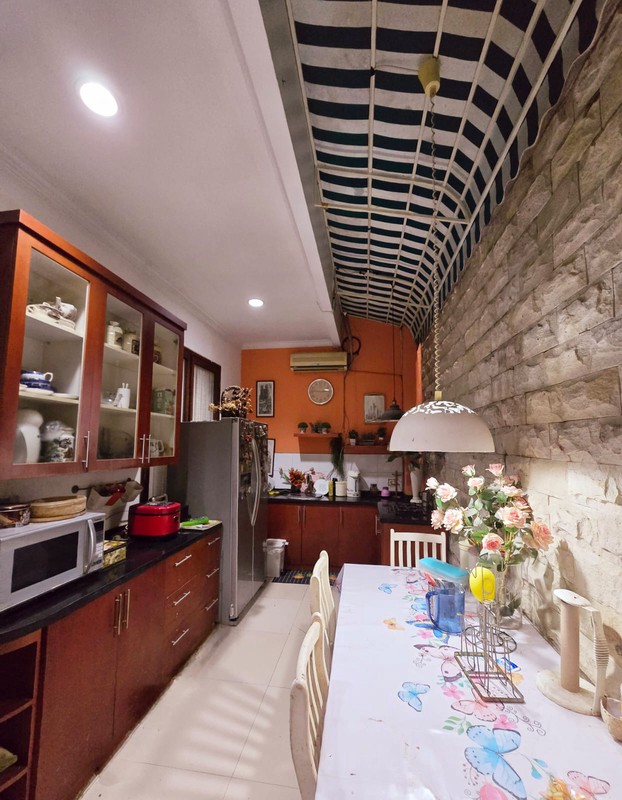 Rumah Bagus Di Jl Garuda Bintaro Sektor 1 Jakarta Selatan