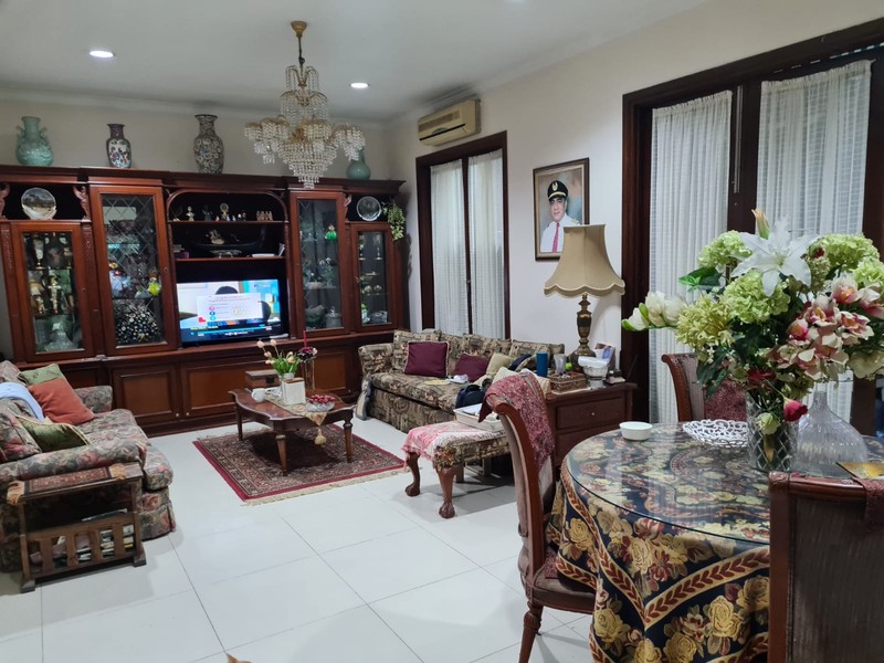 Rumah Bagus Di Jl Garuda Bintaro Sektor 1 Jakarta Selatan