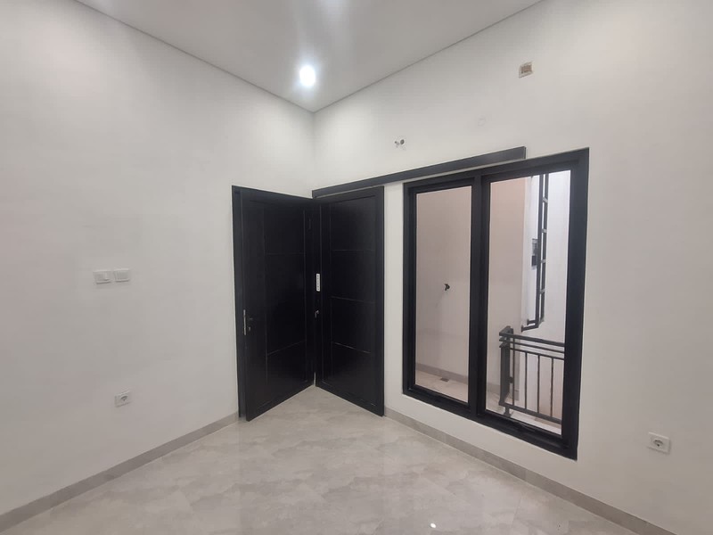 BRAND NEW PREMIUM!! Rumah Cantik Semi Furnished 2 Lantai Siap Huni dan Hunian Nyaman @Graha Raya