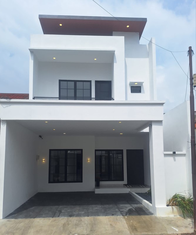 BRAND NEW PREMIUM!! Rumah Cantik Semi Furnished 2 Lantai Siap Huni dan Hunian Nyaman @Graha Raya