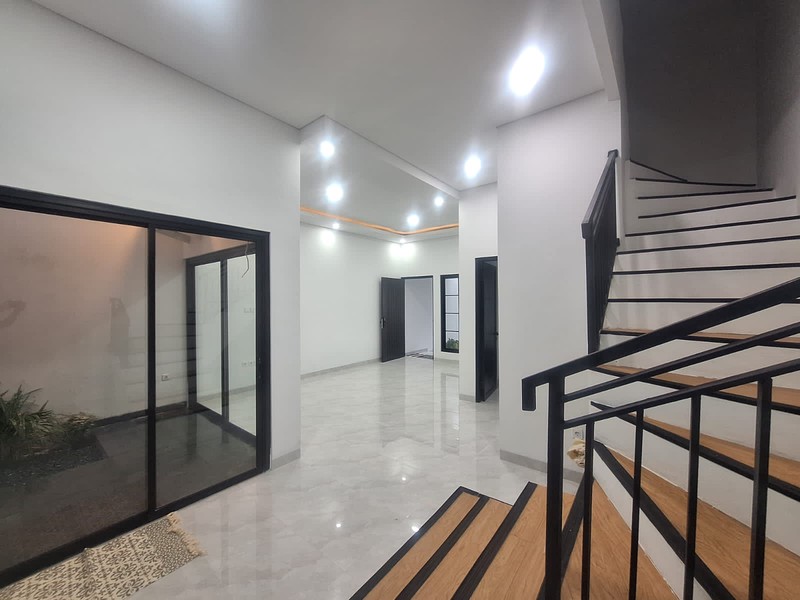 BRAND NEW PREMIUM!! Rumah Cantik Semi Furnished 2 Lantai Siap Huni dan Hunian Nyaman @Graha Raya