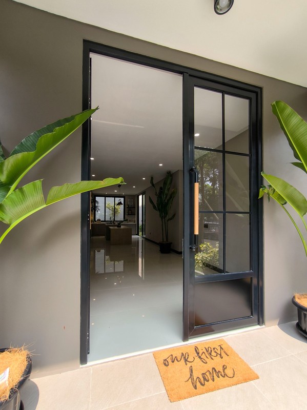 Rumah Dengan Design Modern Di Cluster Versailles BSD Tangerang Selatan