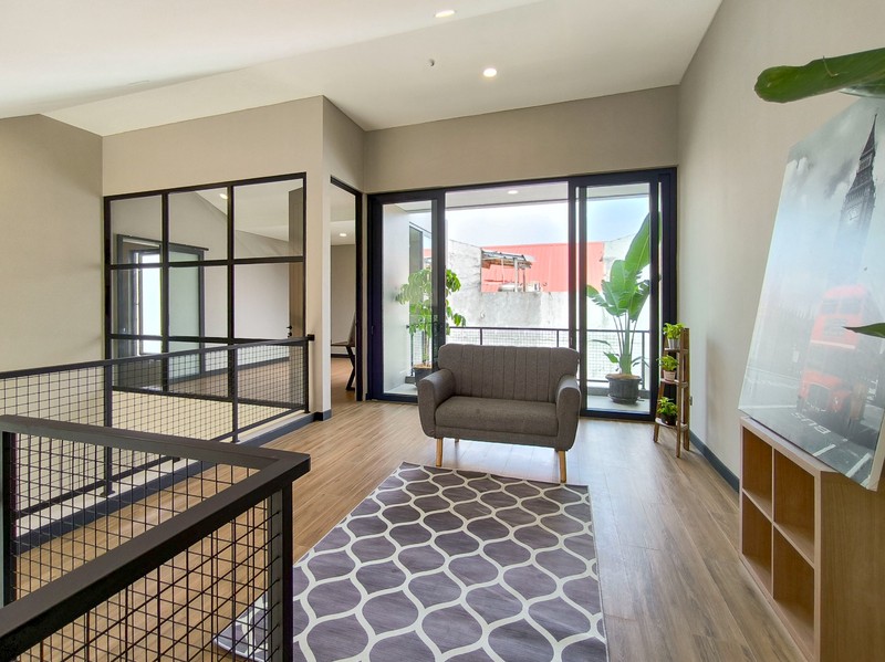 Rumah Dengan Design Modern Di Cluster Versailles BSD Tangerang Selatan