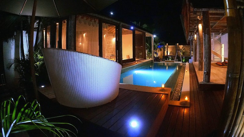 Disewakan Villa Grand Blue 4 Kamar Tidur Mewah dengan 2 Kolam Renang di Seminyak, Kuta, Bali.