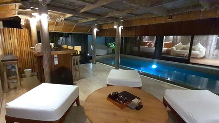 Disewakan Villa Grand Blue 4 Kamar Tidur Mewah dengan 2 Kolam Renang di Seminyak, Kuta, Bali.