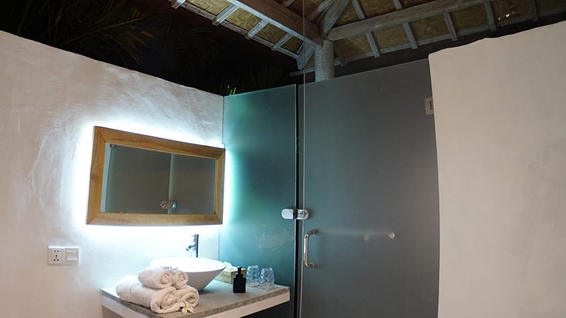 Disewakan Villa Grand Blue 4 Kamar Tidur Mewah dengan 2 Kolam Renang di Seminyak, Kuta, Bali.