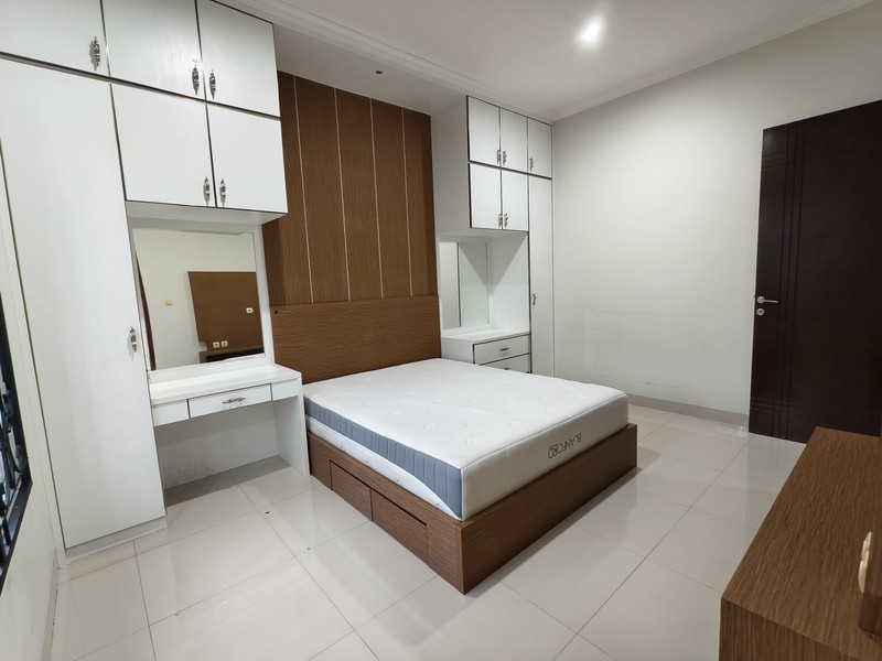 Rumah Hoek Badan di ICON COSMO BSD City, ready untuk cat lovers