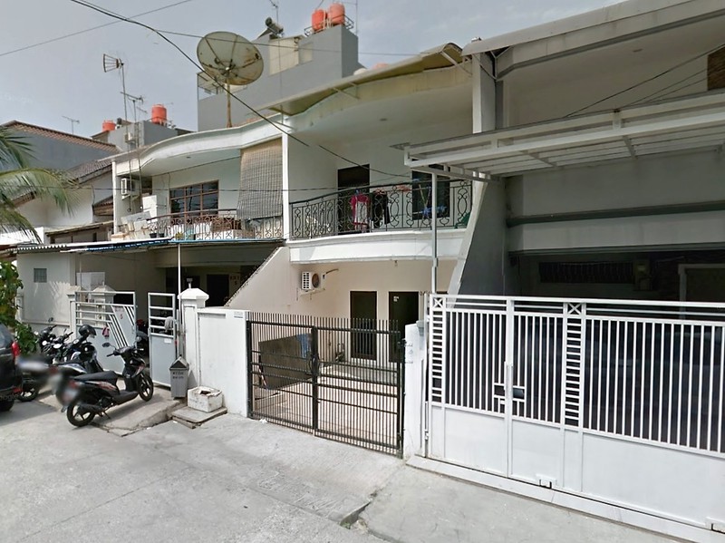 Rumah 2 lantai di jalan utama komplek Taman Nyiur, Sunter Agung