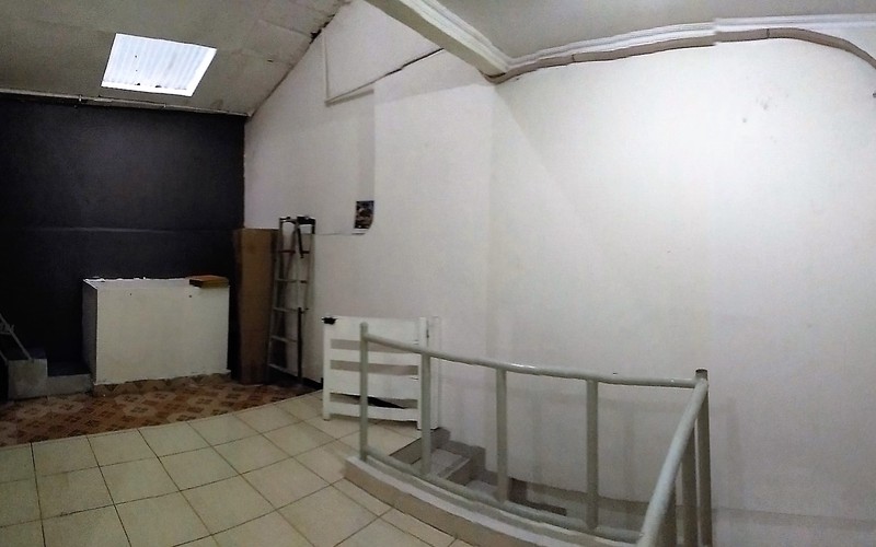 Rumah 2 lantai di jalan utama komplek Taman Nyiur, Sunter Agung