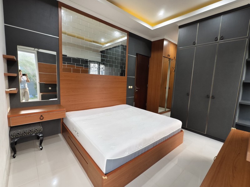 Rumah Hoek Badan di ICON COSMO BSD City, ready untuk cat lovers