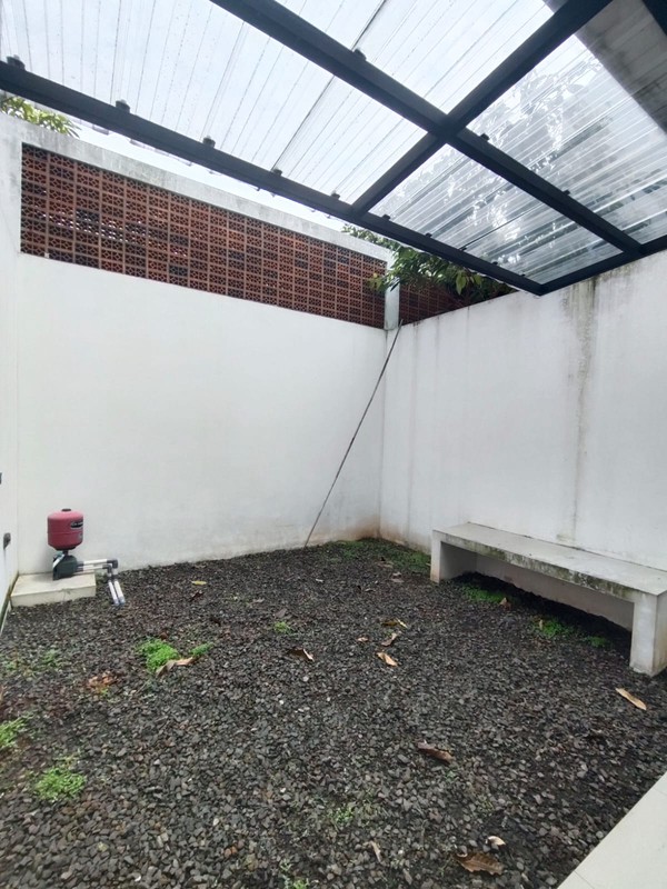 Rumah Bagus 2Lantai, Diarea Komplek Villa Gunung Lestari jombang Bintaro