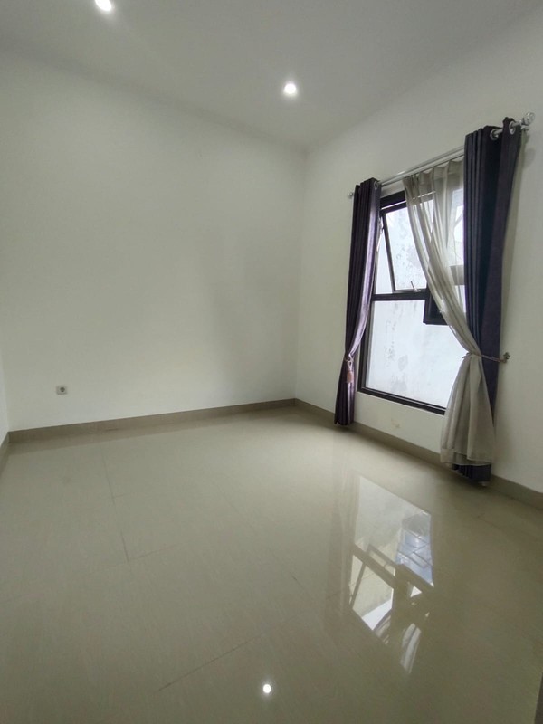 Rumah Bagus 2Lantai, Diarea Komplek Villa Gunung Lestari jombang Bintaro