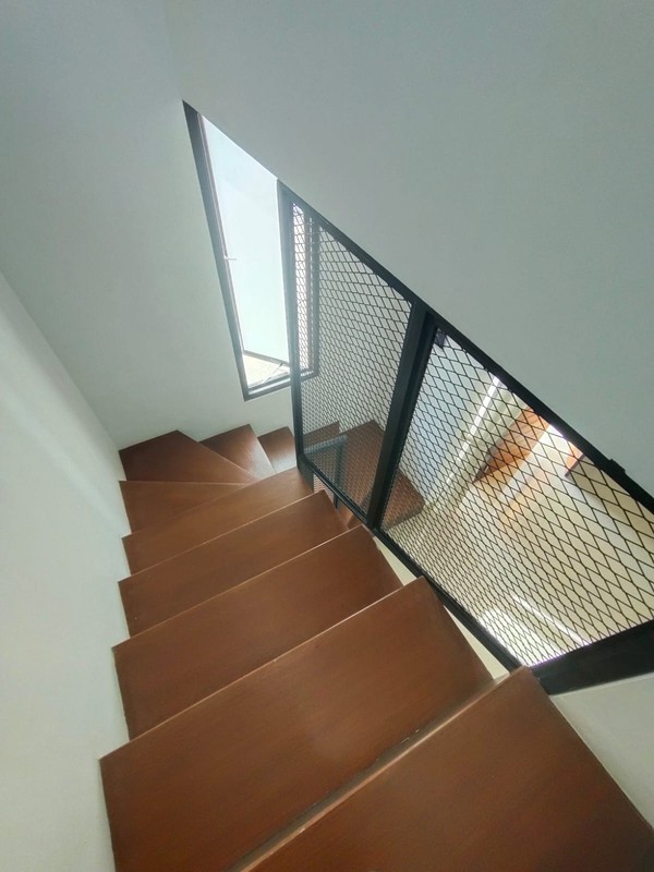 Rumah Bagus 2Lantai, Diarea Komplek Villa Gunung Lestari jombang Bintaro